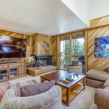 Cheery Gold Bend Family Condo